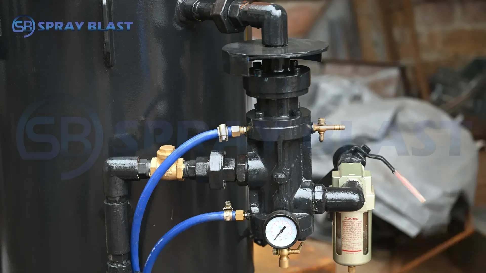 1000kg portable sand blasting machine component image-1