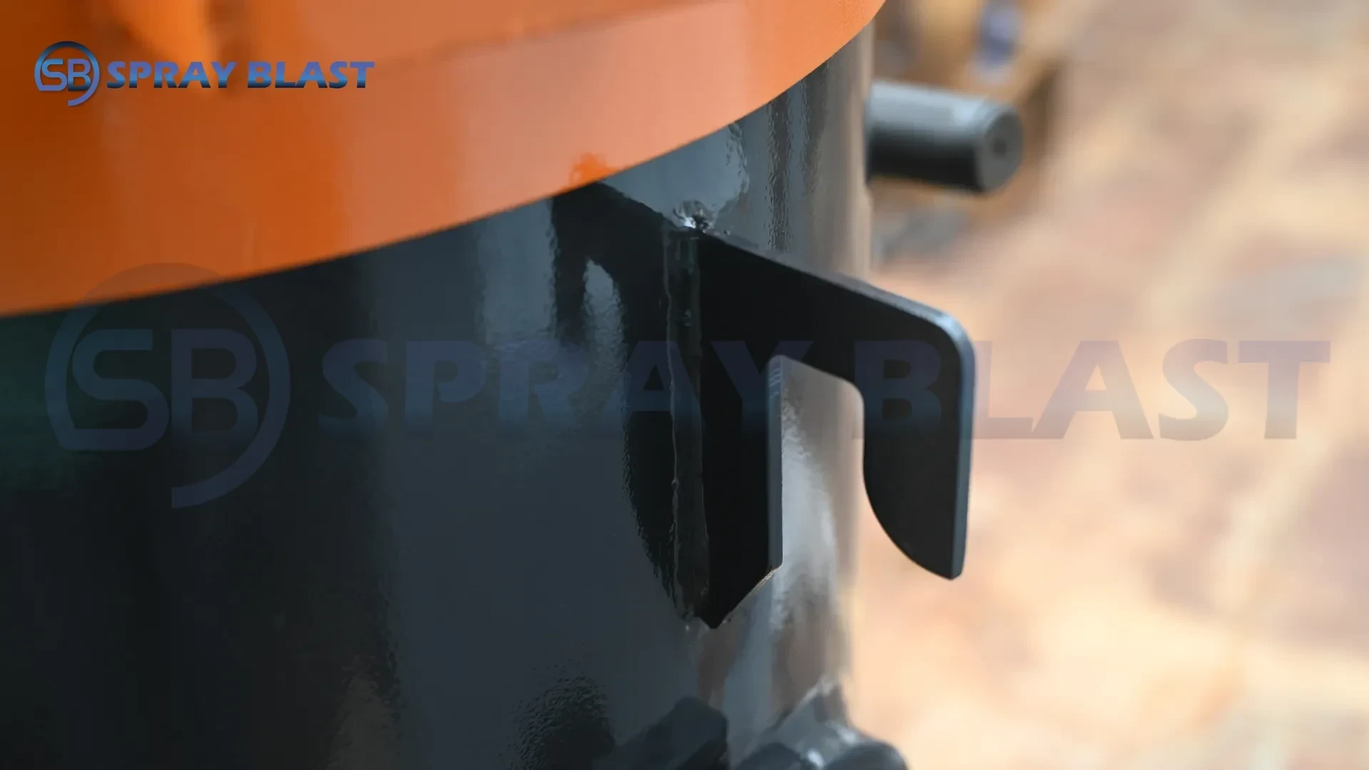 1000kg portable sand blasting machine component image-4